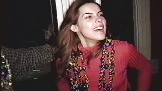 Nóng khiêu dâm, không giấy đăng ký  Thỏa mãn cơn thèm secthu va nguoi khát của hai nàng tiên trẻ cùng một lúc