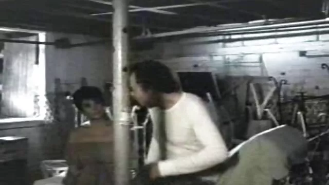 Nóng khiêu dâm, không giấy đăng ký  Sexy tóc vàng cho mình một cực khoái pin sec thu