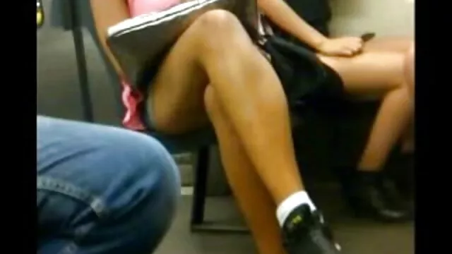 Nóng khiêu dâm, không giấy đăng ký  Cô gái tóc đen yêu cầu được sec cho chich nguoi quan hệ tình dục lâu