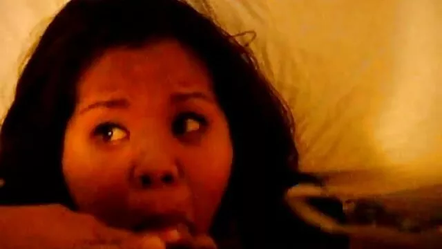 Nóng khiêu dâm, không giấy đăng ký  Cô gái được trong đít xem sec thu