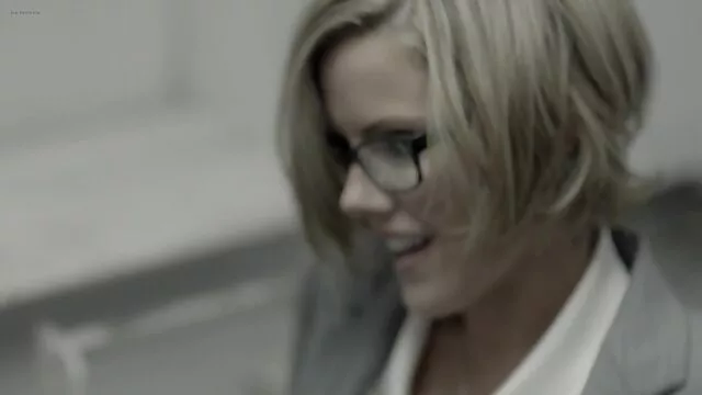 Nóng khiêu dâm, không giấy đăng ký  Cô gái trong dầu và Hãy phím séc thu