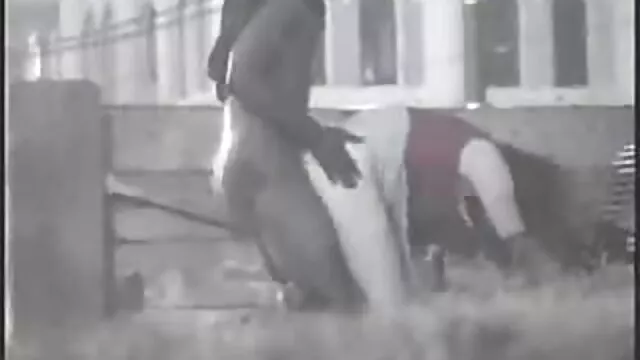 Nóng khiêu dâm, không giấy đăng ký  Anh chàng người Nga xé tai phim sec thu xác một cô gái gầy guộc và miệng đầy tinh trùng