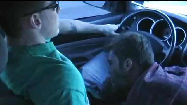 Nóng khiêu dâm, không giấy đăng ký  Busty cô phim sec thu dam gái fuck trong khi những kẻ không ở nhà