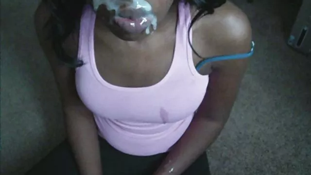 Nóng khiêu dâm, không giấy đăng ký  Busty gà con wash các xe hơi và fucks sec nguoi cho