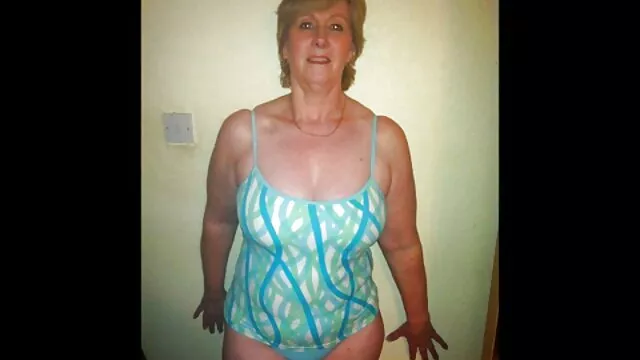 Nóng khiêu dâm, không giấy đăng ký  Trò chơi sec nguoi cho thoát y