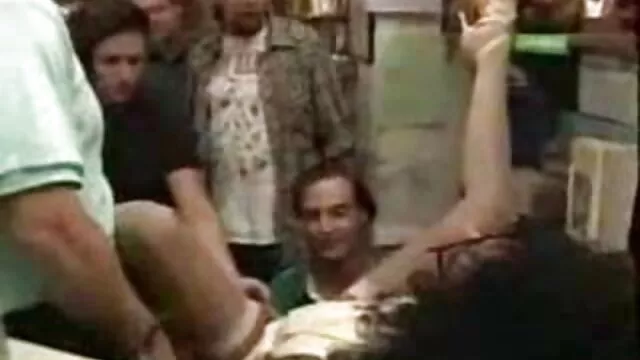 Nóng khiêu dâm, không giấy đăng ký  Người đàn ông Nhật phi sec thu Bản với một vòi nước nhẫn