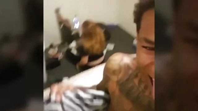 Nóng khiêu dâm, không giấy đăng ký  Tinh tế tóc vàng hút off một ấn tượng phjm sec thu vòi nước