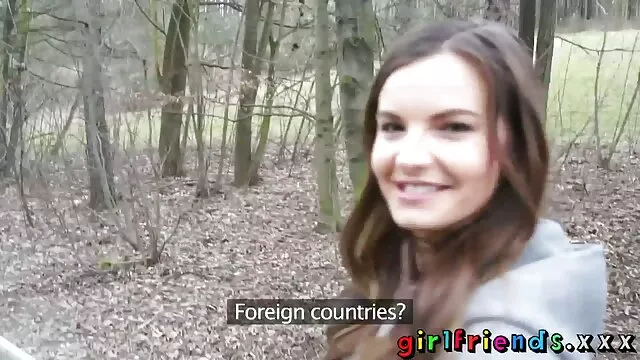 Nóng khiêu dâm, không giấy đăng ký  Một cô gái trẻ quyến rũ một người secnguoithu đàn ông trưởng thành