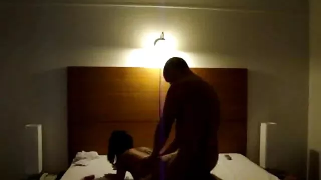 Nóng khiêu dâm, không giấy đăng ký  Gái xinh xem sec thu nhảy thoát y trước tình dục