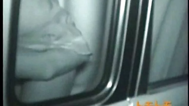 Nóng khiêu dâm, không giấy đăng ký  Pikaper lắc một con cặc lớn trong ô tô trước mặt người xem phim séc thu lạ