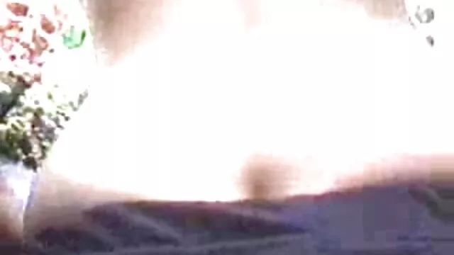 Nóng khiêu dâm, không giấy đăng ký  Những cô bạn pin sec thu gái đồi bại liếm đít anh chàng.