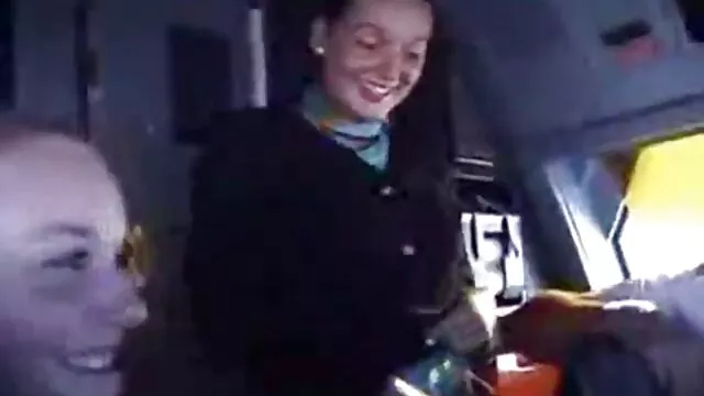 Nóng khiêu dâm, không giấy đăng ký  Con thú tóc vàng phục vụ nhiếp sec cho du nguoi ảnh gia