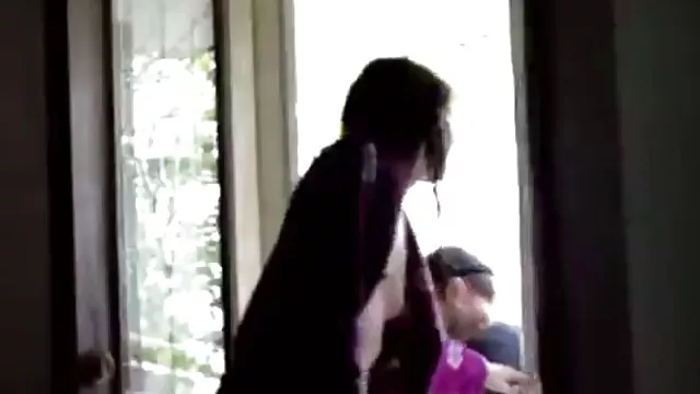 Nóng khiêu dâm, không giấy đăng ký  Bác phi sec thu sĩ với y tá dụ dỗ bệnh nhân