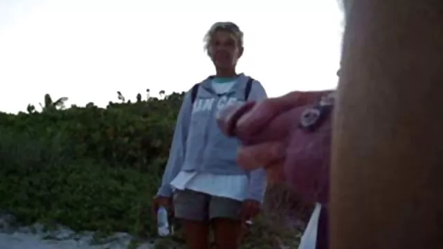 Nóng khiêu dâm, không giấy đăng ký  Anh chàng đút bạn gái vào lỗ đít sec cho chich nguoi