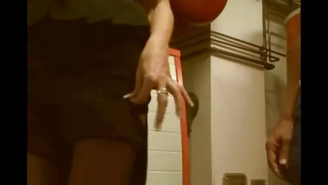 Nóng khiêu dâm, không giấy đăng ký  Cặp mông săn chắc đầu hàng dưới sự tấn công dữ dội của một sec thu choi nguoi con phallus mạnh mẽ